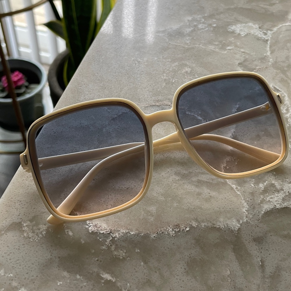 NWT beige cream frame Sunglasses with blue Ombre Lenses extra oversized fashion